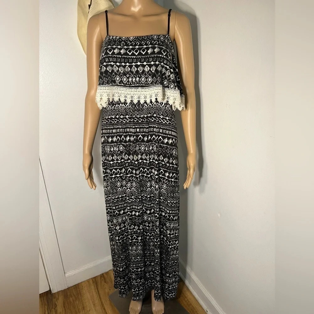 R2d,‎ S, adjustable, sleeveless embroidered tier, black w/geometric design maxi